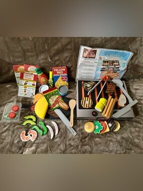 Melissa & Doug (2 Sets) - Taco & Tortilla Set/Grill and Serve BBQ Set